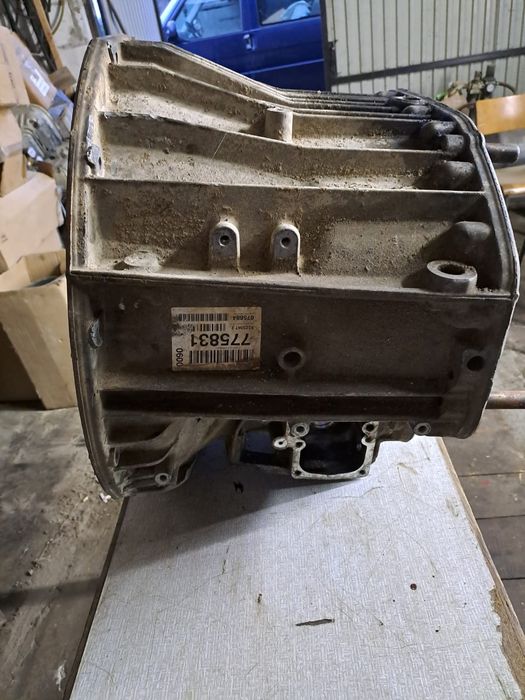 Obudowa skrzyni biegów G210-16 MP2 MP3 mercedes actros