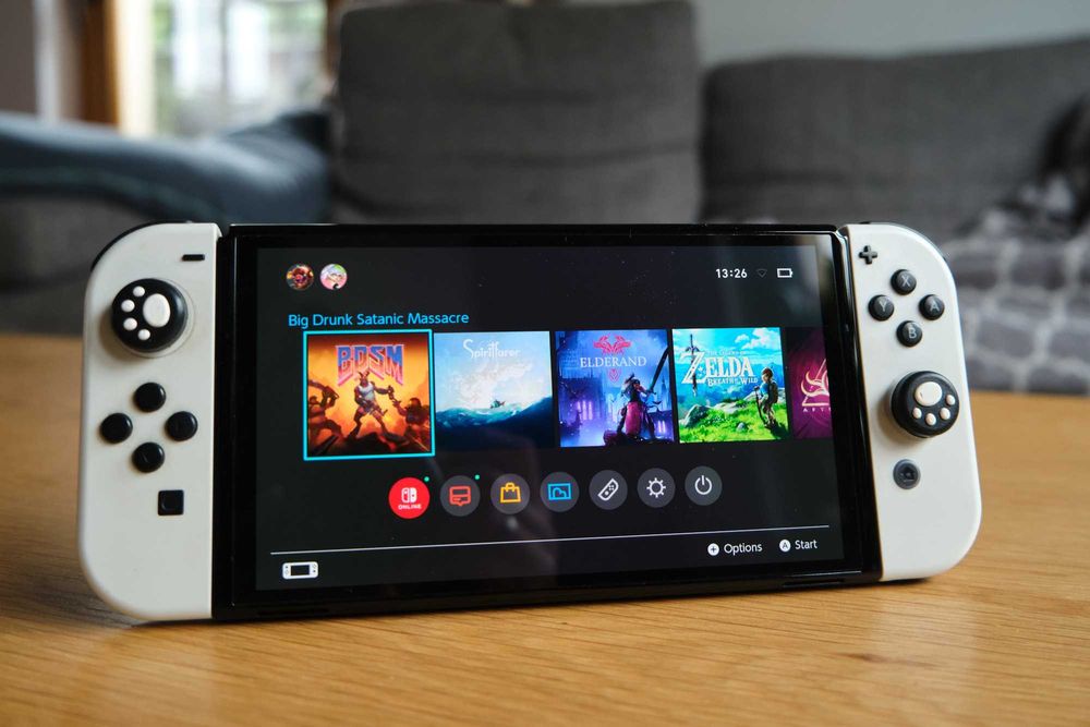 Nintendo Switch OLED, dodatki