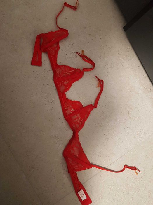 Podwiazka czerwona m raz uzyta jak nowa