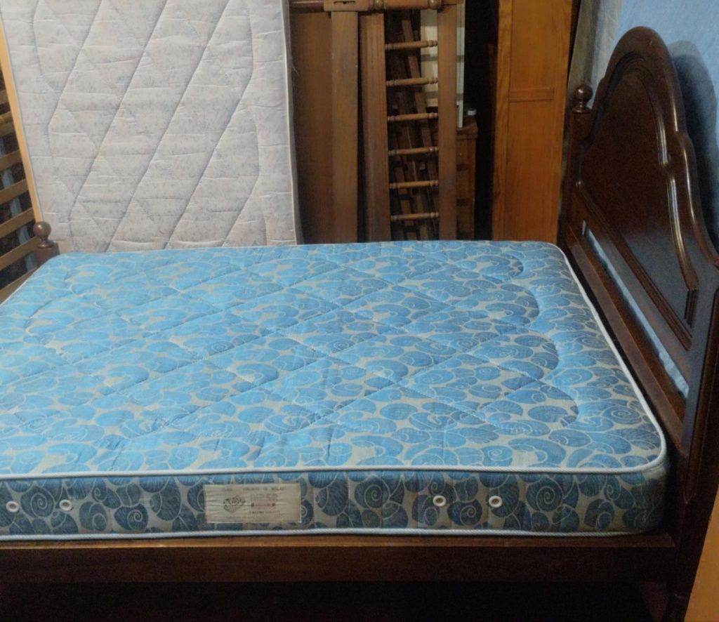 Cama de casal com colchão