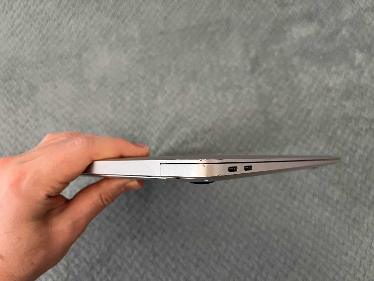 Apple Macbook Air 2020 M1 / 8Gb / SSD 512Gb - батарея 91%