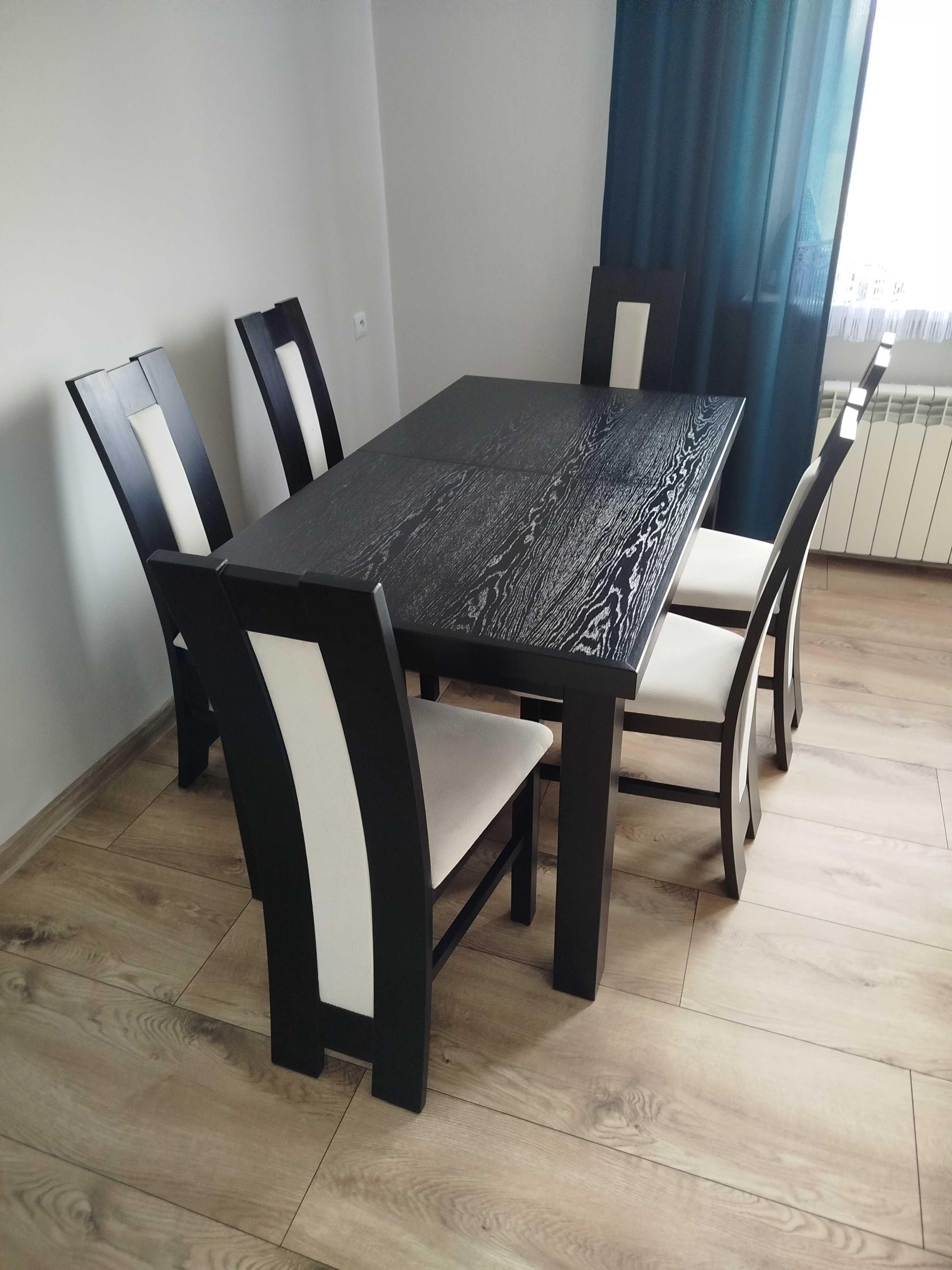Meble kuchenne stół z krzesłami