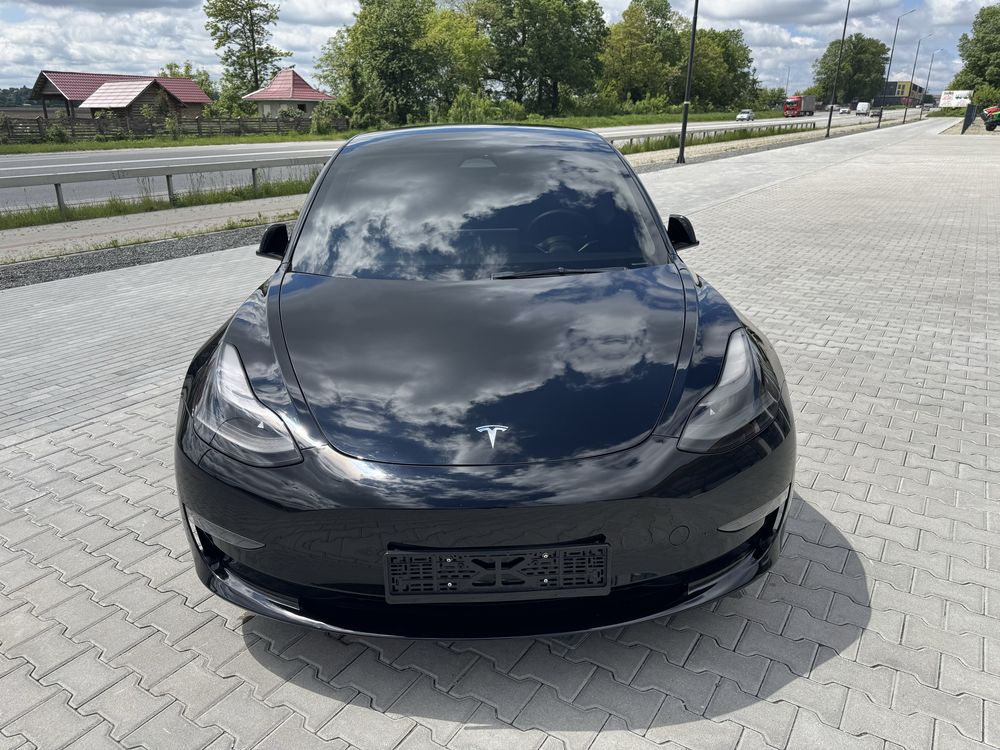 Tesla Model 3 Rear-Wheel Drive