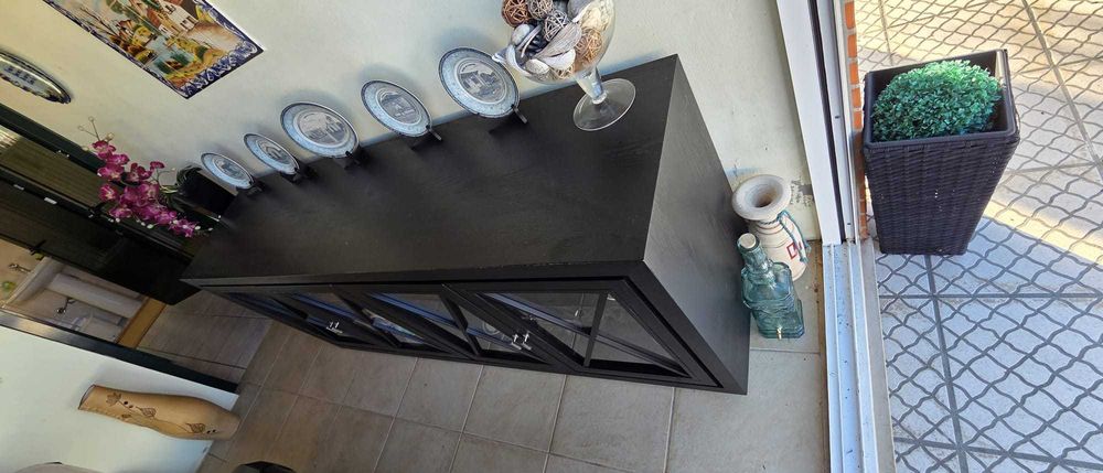 Aparador e consola modernos em muito bom estado