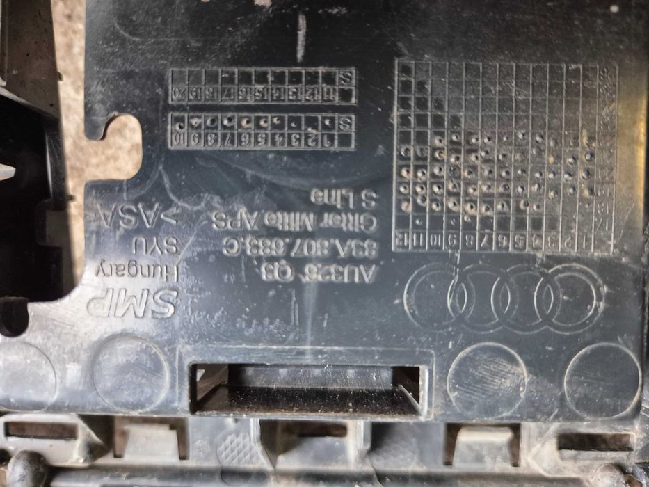 Kratka środkowa dolna zderzaka przód AUDI Q3 II S-Line ORYGINAŁ