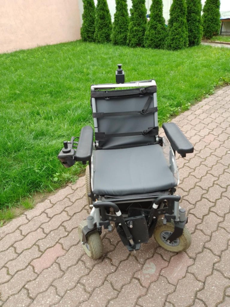 Wózek inwalidzki elektryczny