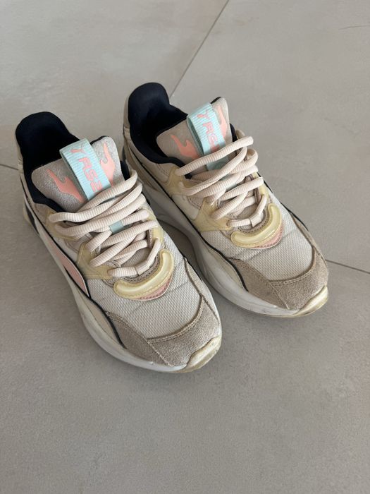 Кросівки Puma, класне відчуття при ходінні.