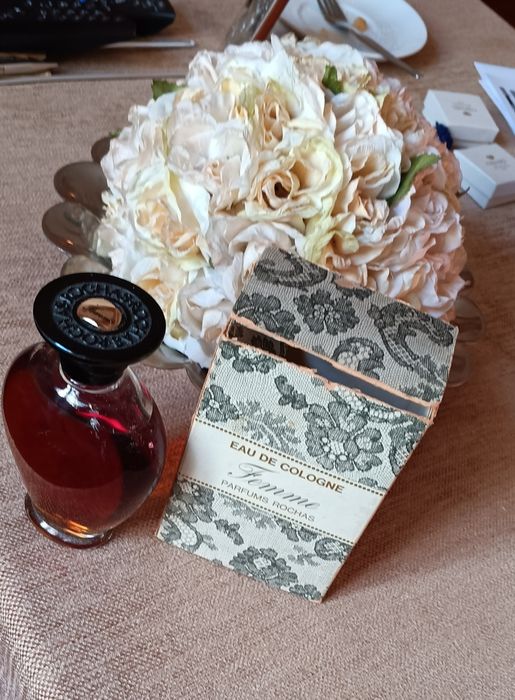 Perfume " Eau de Rochas " antigo