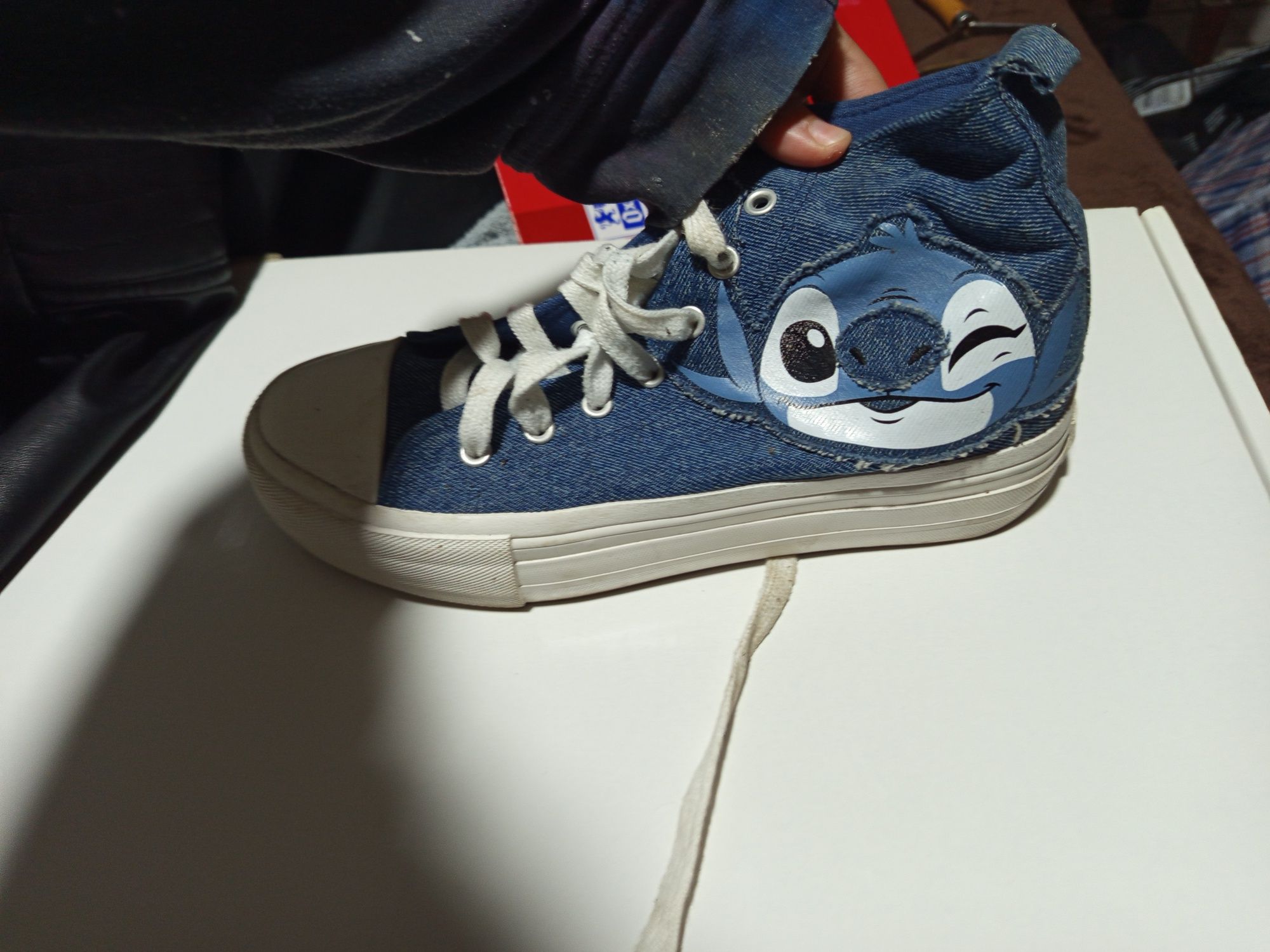 Vendo tennis de cano alto do stitch