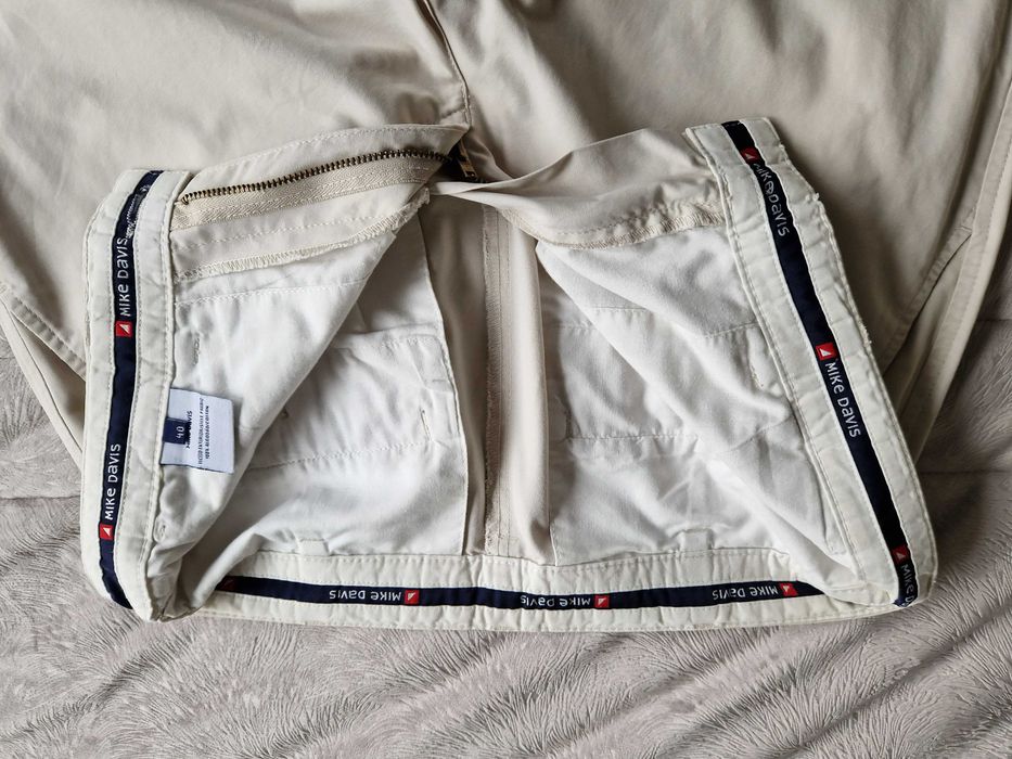 Calças Marlboro e Mike Davis