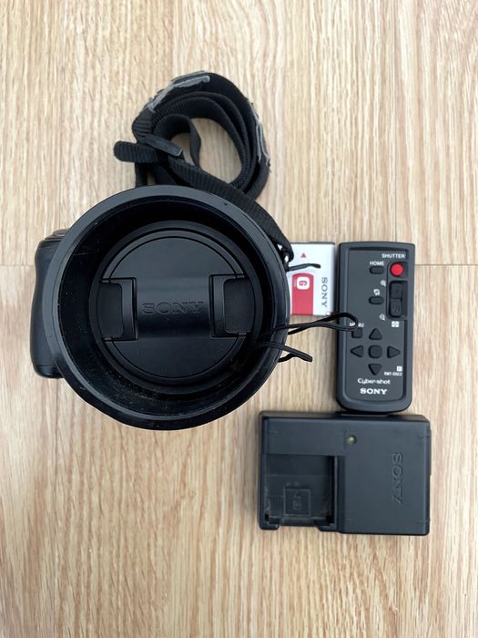 Sony DSC-H50 CyberShot Cam + Comando + bateria + carregador + cabo