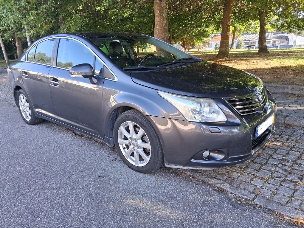 Toyota Avensis 2.0 D-4D Full extras