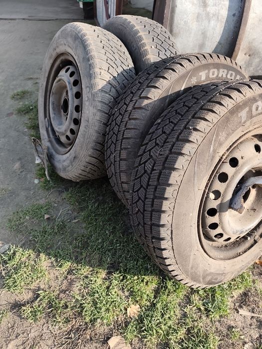 Sprzedam opony zimowe