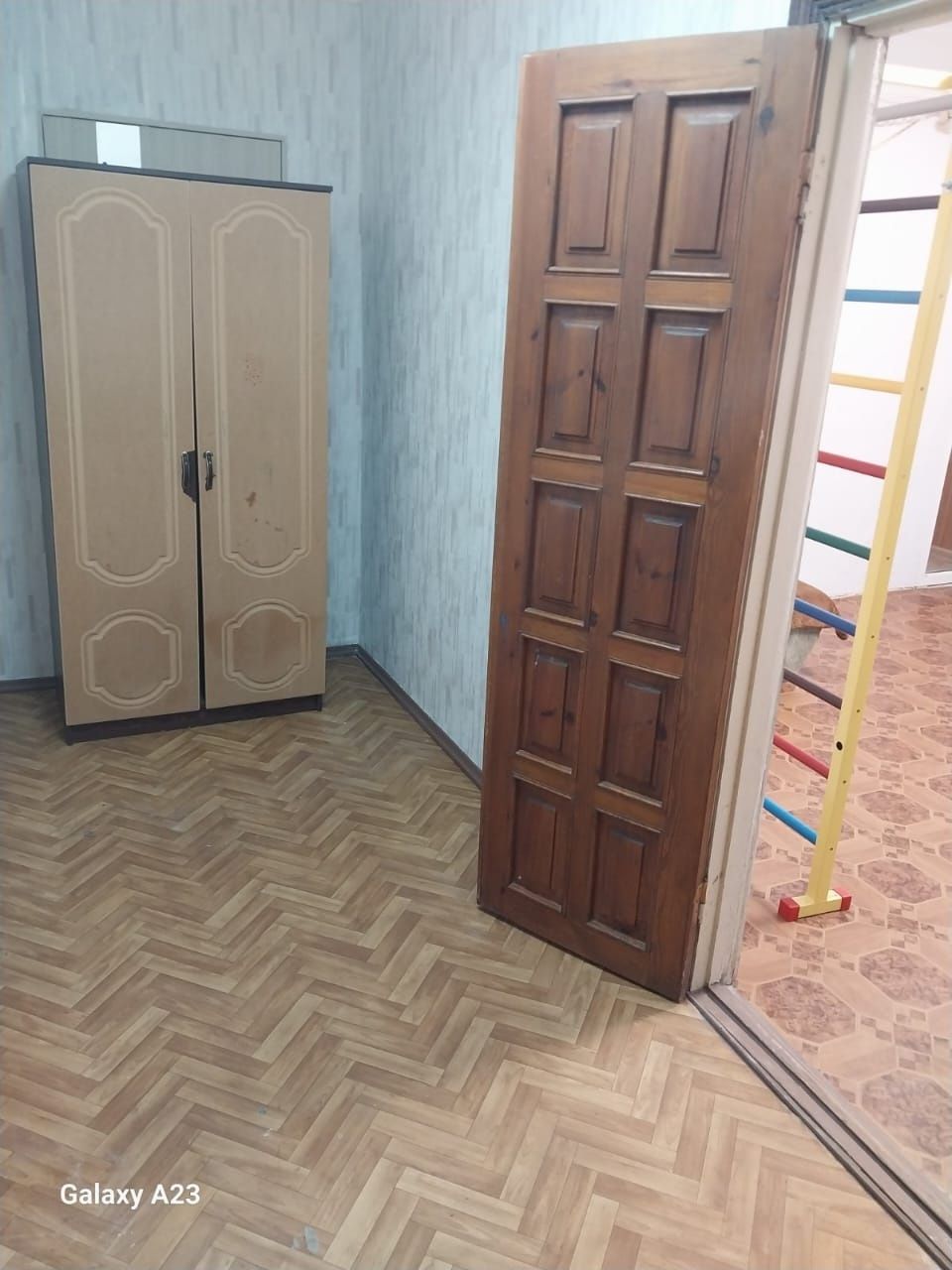 Оренда квартири в місті Херсон . Перший поверх . Будинок цегла .