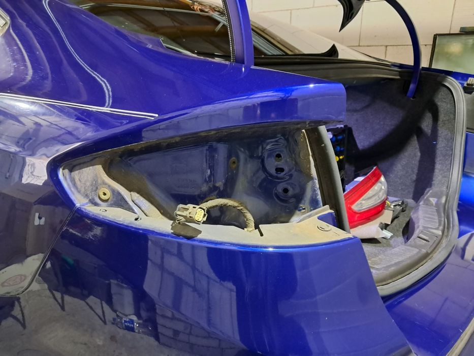 Переобладнання задніх ліхтарів Ford Fusion USA на Європу