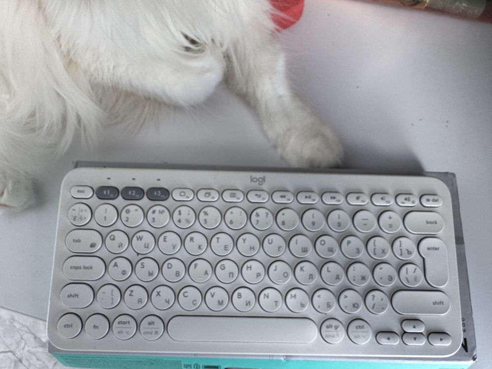 Клавіатура Logitech multi-device k380