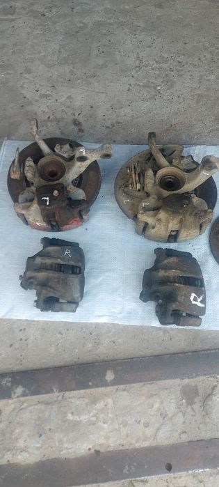 Пассат б4/б3 1,8 1,9 2,0 вр6 2,8 Цапфа Кулак Ступица поворотний кулак