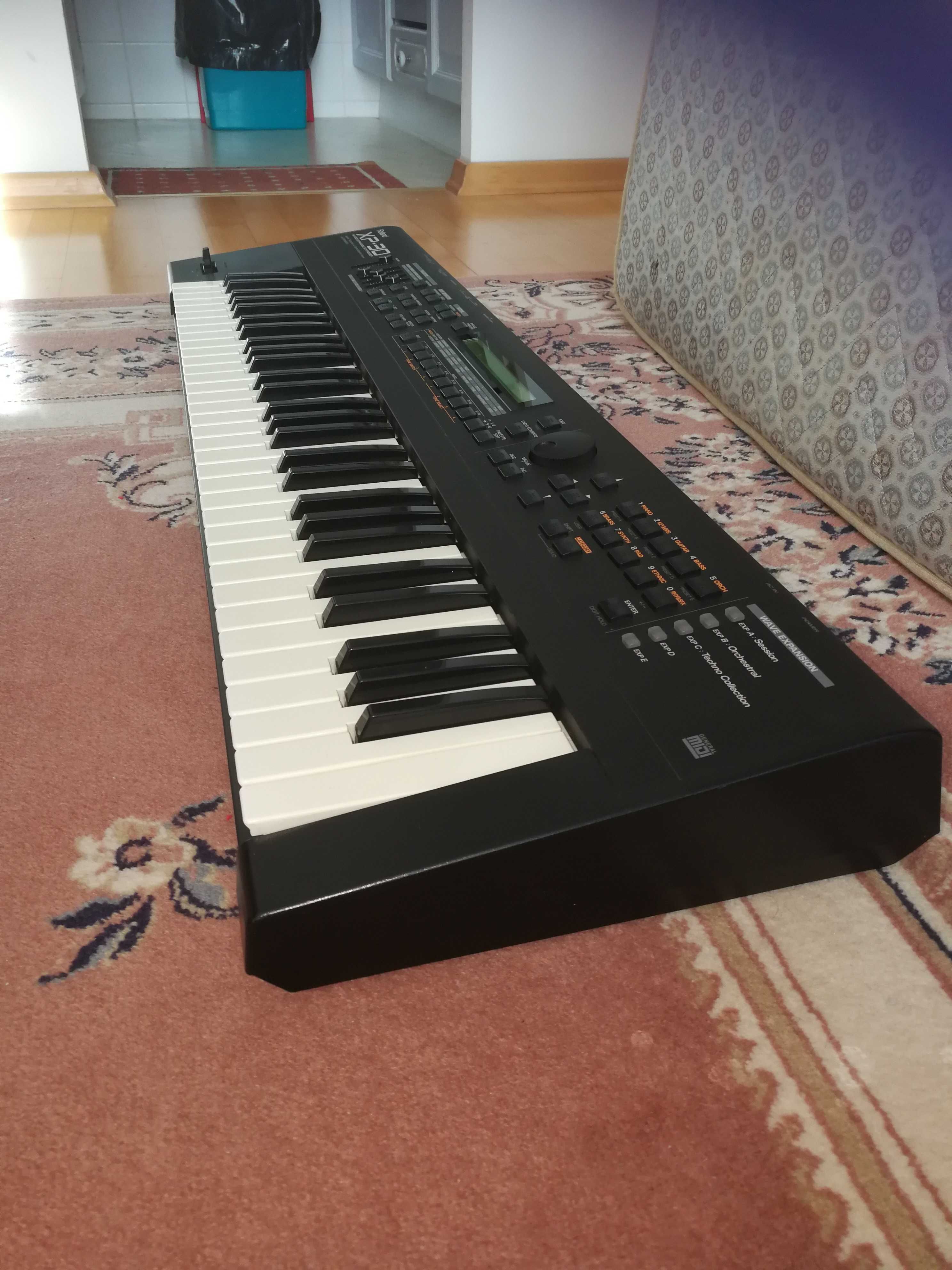 Roland XP-30 piękny stan, używany b. mało i tylko w domu jako hobby