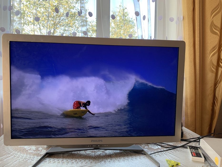 Телевізор Philips 32 PFL7496k