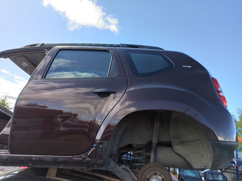 Dacia Duster kanapa wnętrze tapicerka ćwiartka belka
