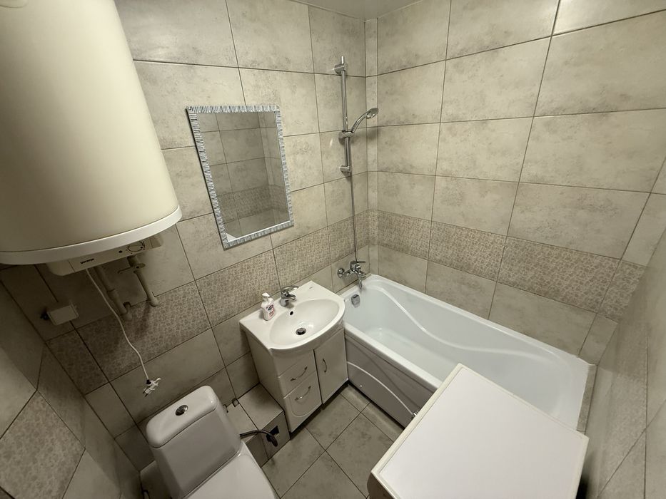 Двухкомнатная квартира с ремонтом на ул.Космонавтов,ост.Космос.