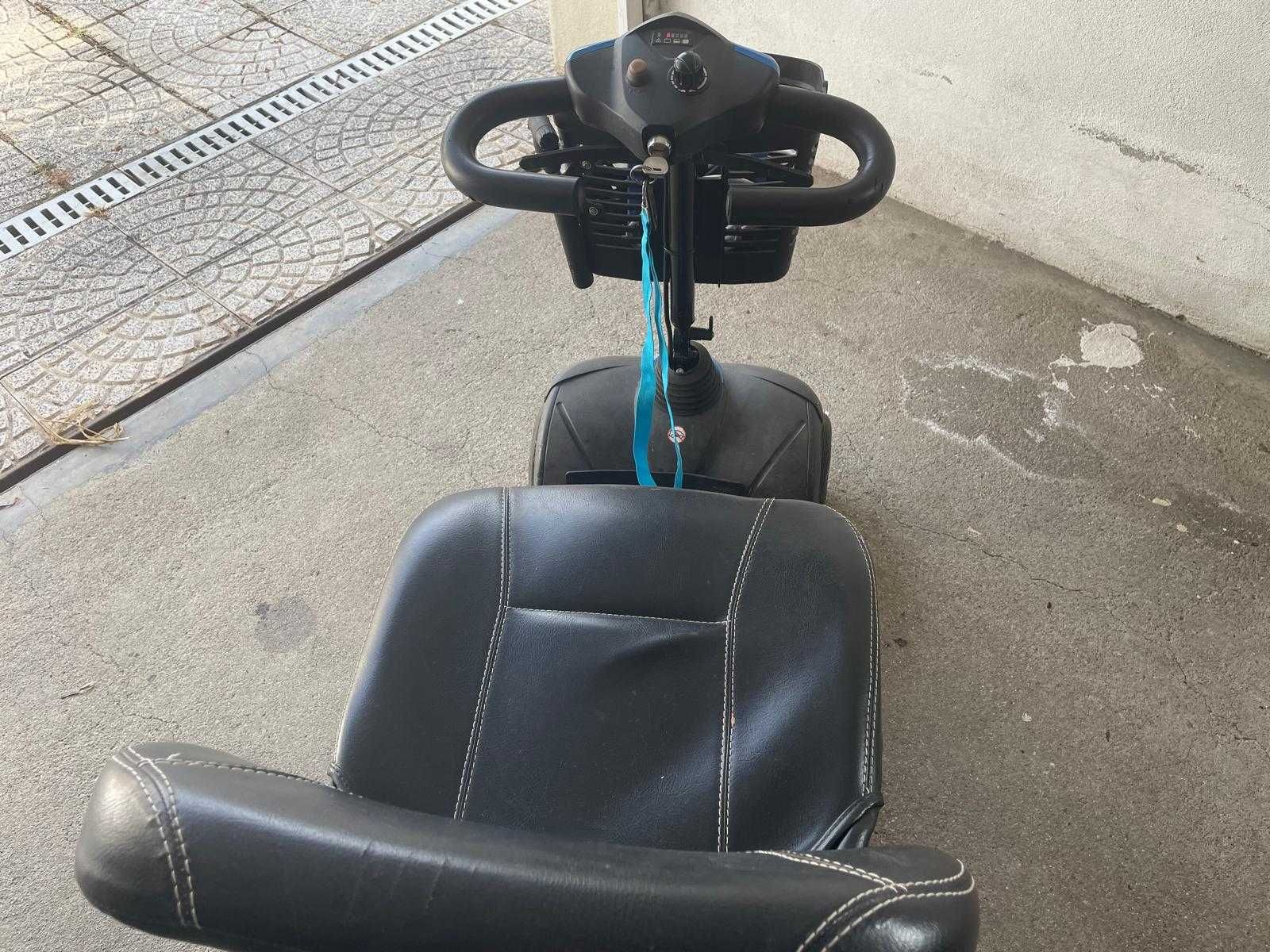 Scooter Elétrica Invacare Colibri — Compacta e Desmontável