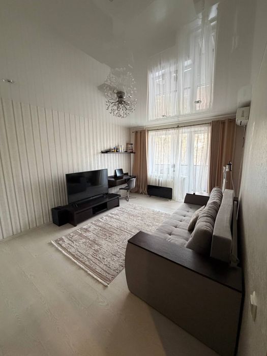 Продам 1к на ж/м Тополь 3