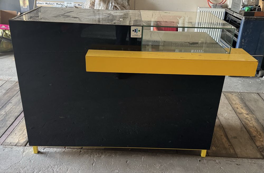 Lada sprzedazowa witryna