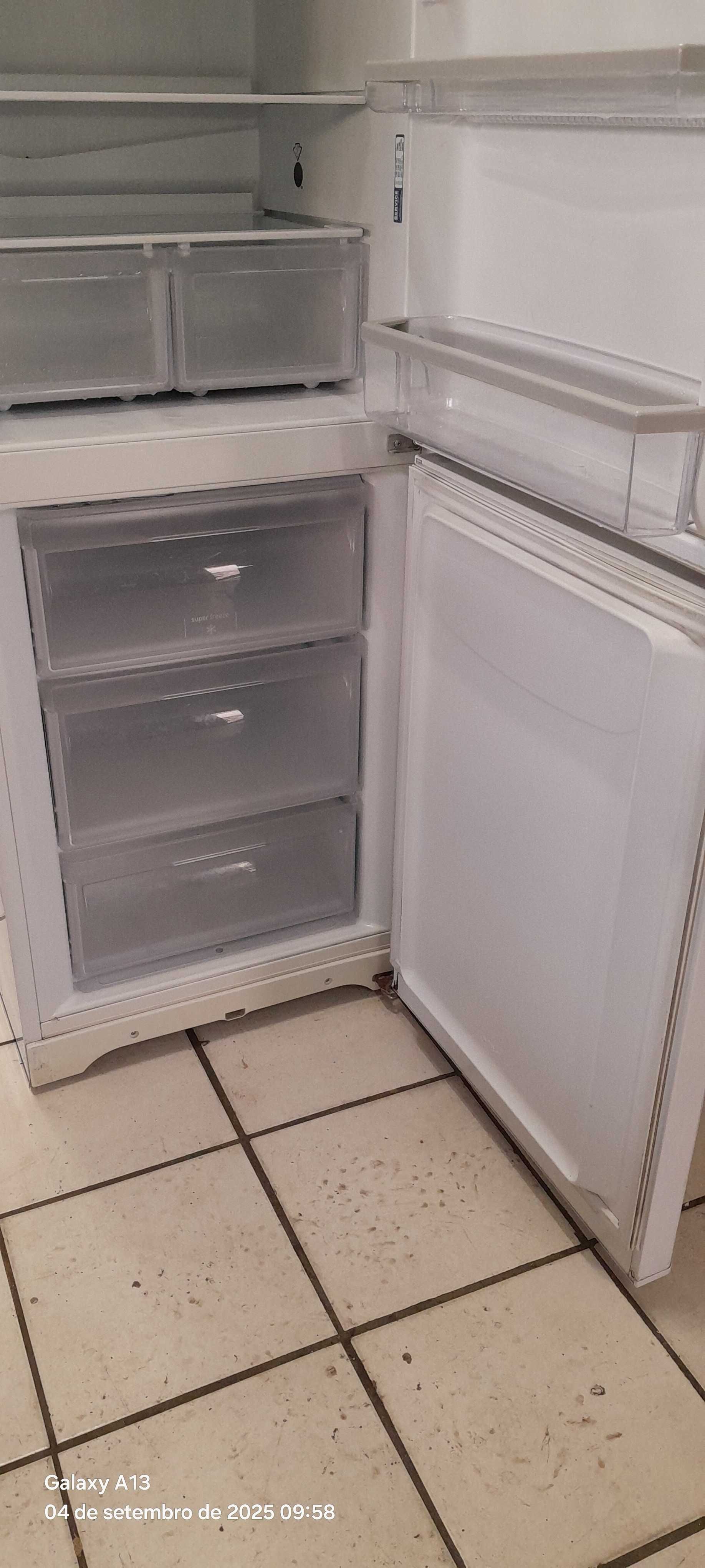 Frigorífico combinado Hotpoint Ariston