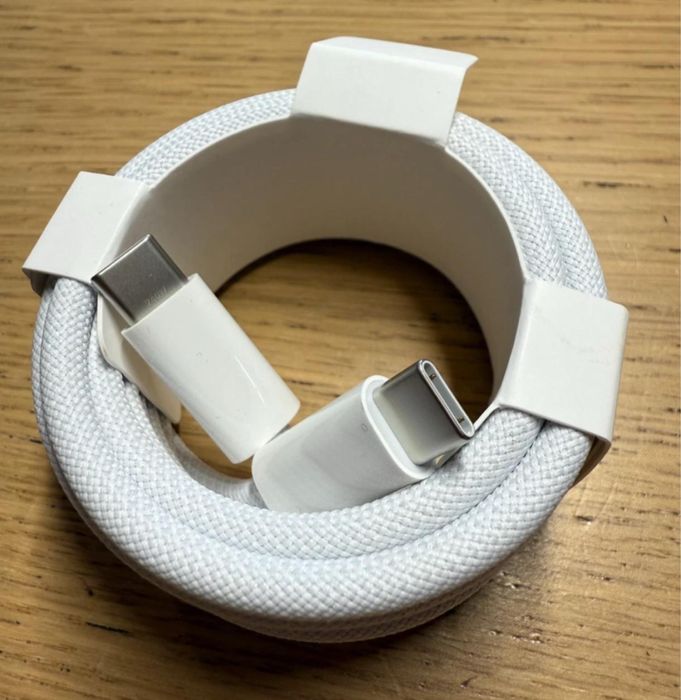 Кабель Apple USB-C to USB-C 2m (MYQT3) 240W белый ОРИГИНАЛ