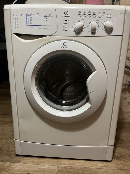 Пральна машина Indesit