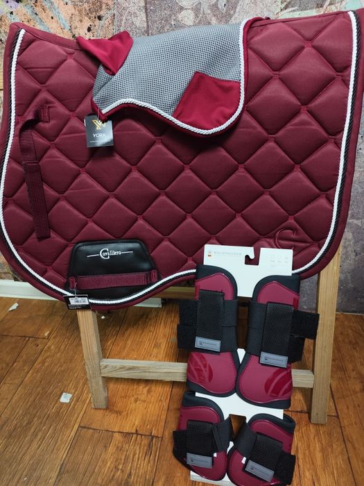 Bordowy czaprak ochraniacze nauszniki full