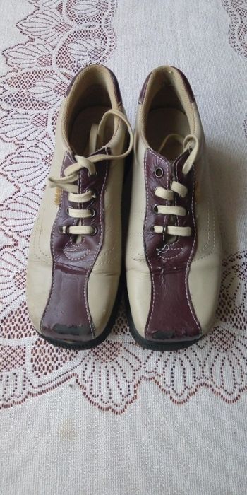 Жіноче взуття, віддам безкоштовно