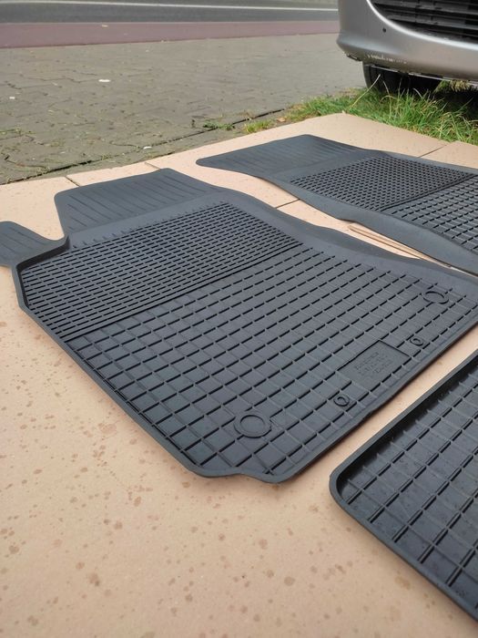 NOWE Dywaniki gumowe SEAT INCA 95r-2003r dopasowane korytka korytko