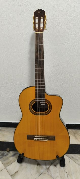 Guitarra clássica Takamine