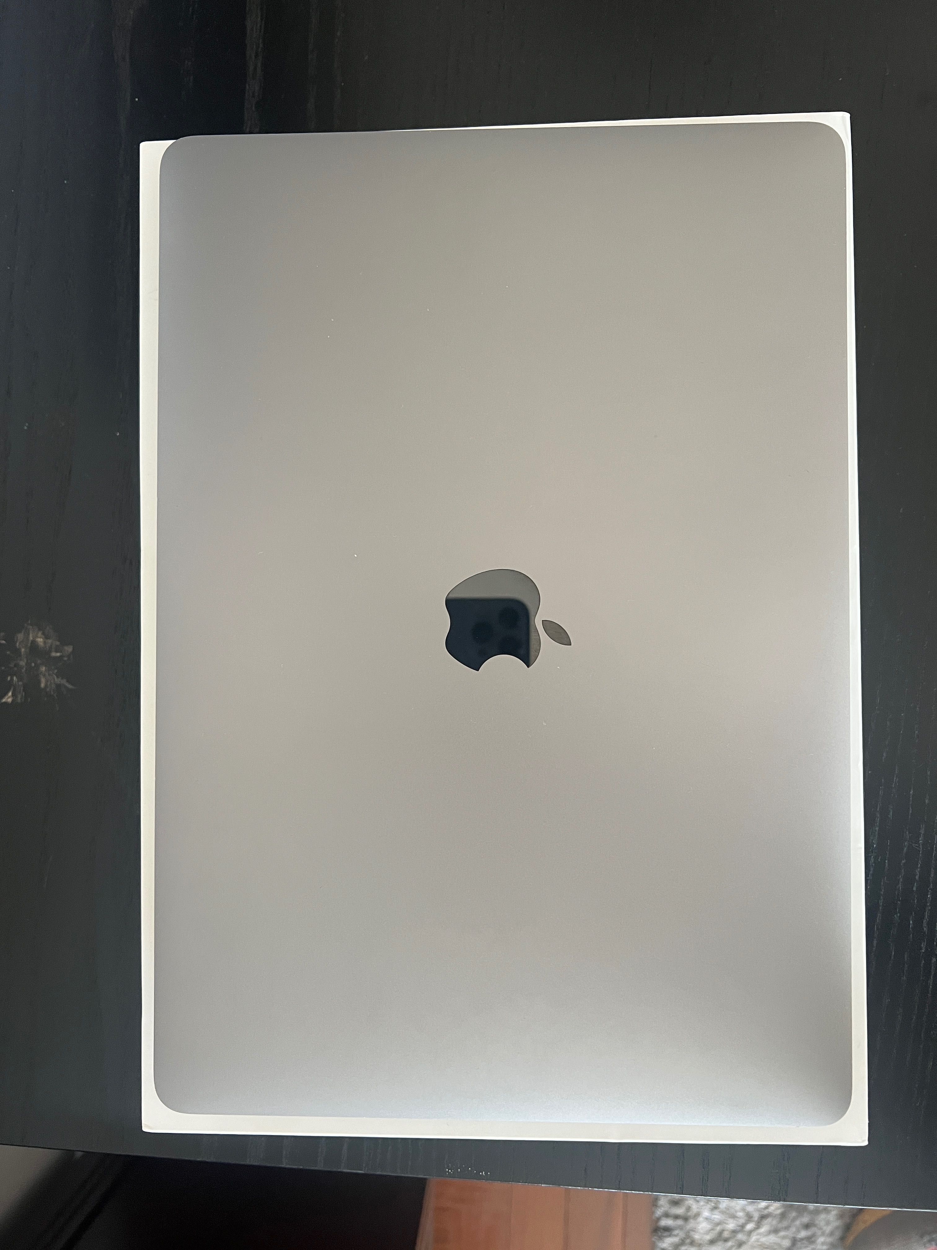 MacBook Air M1 2020 – 256GB – 8GB RAM – 84 ciclos – Como novo + OFERTA
