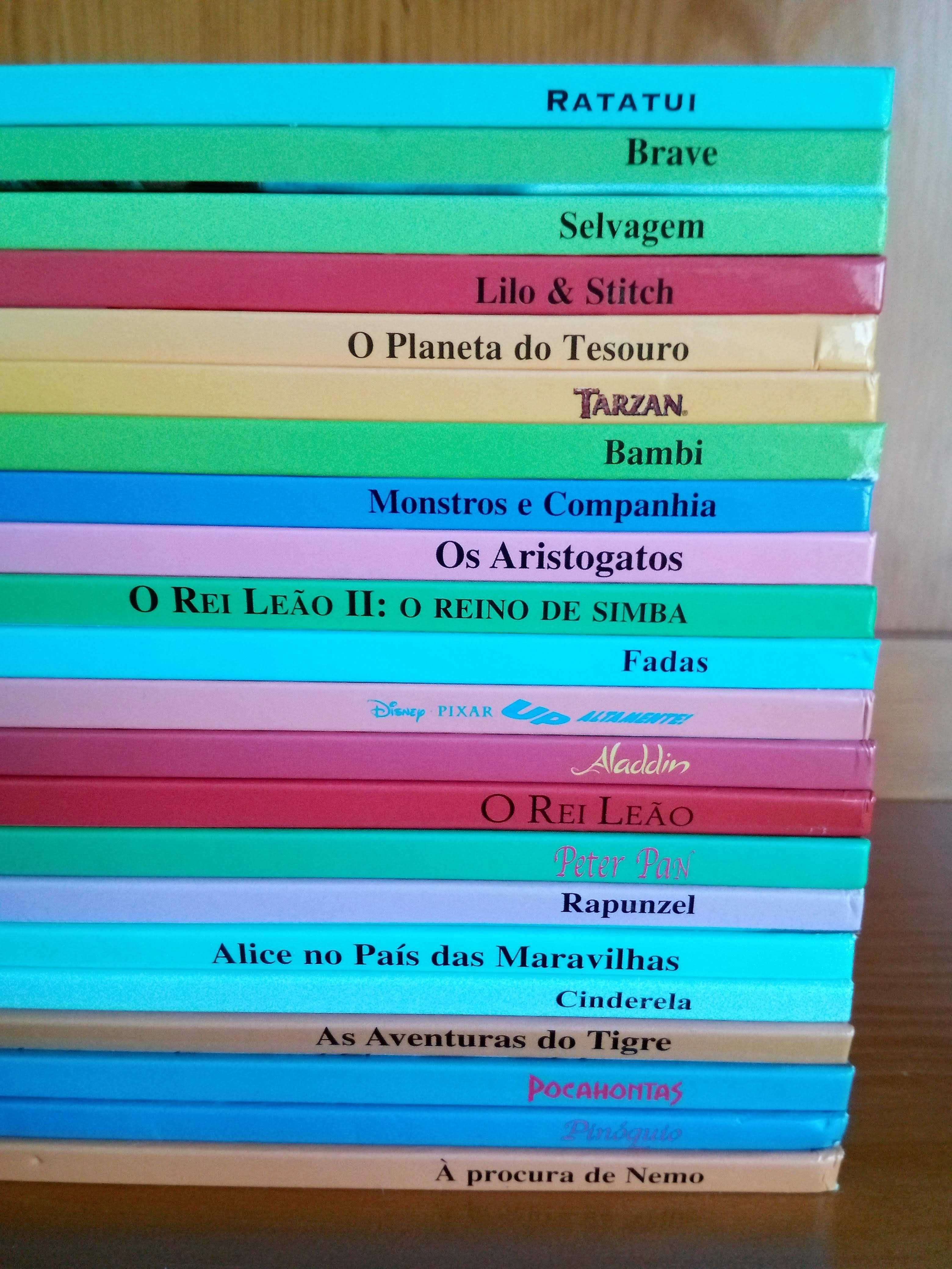 Disney 22 livros e estante Mickey