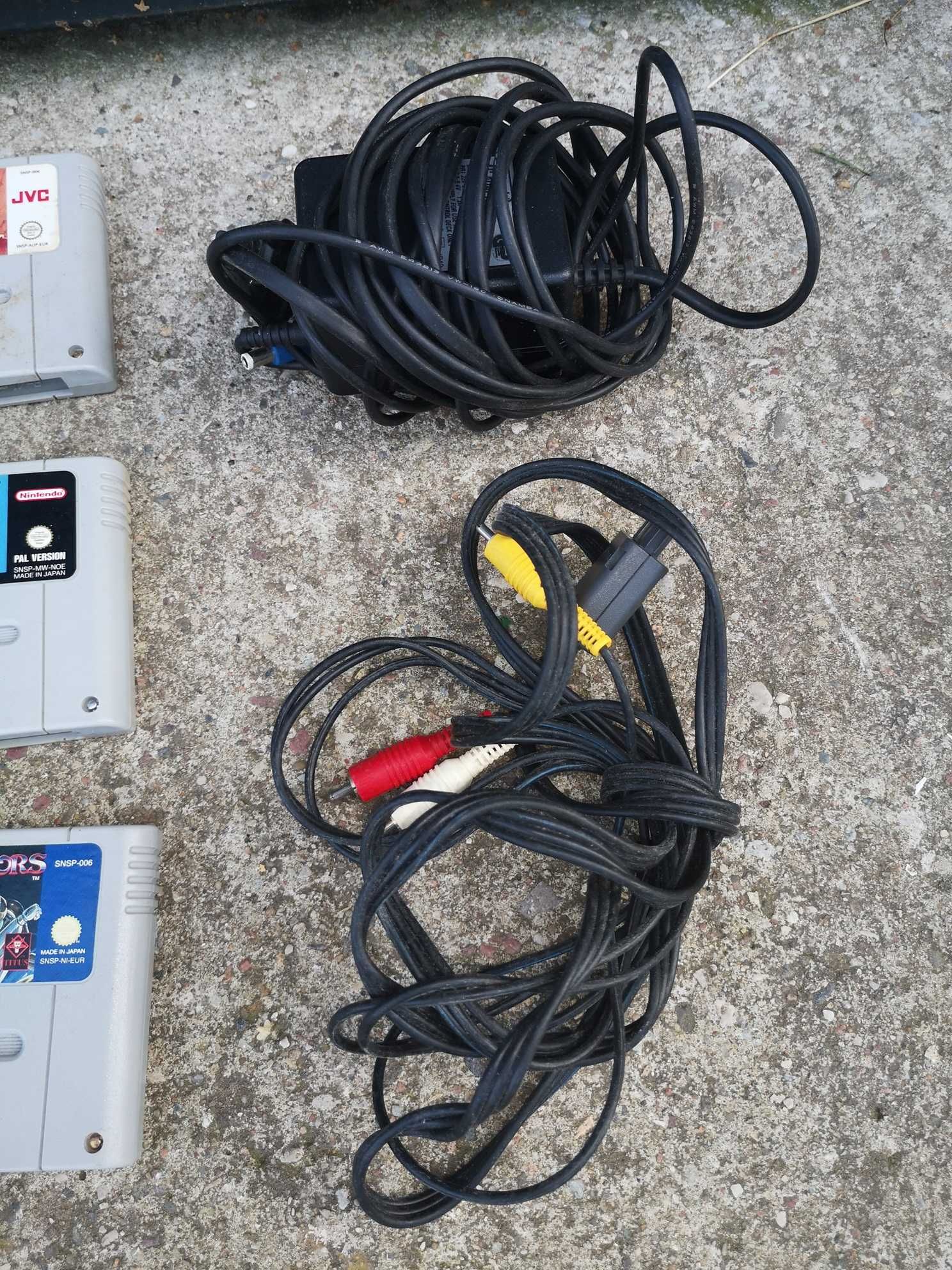 Konsola Super Nintendo SNES+4 Gry+3 Pady Komplet