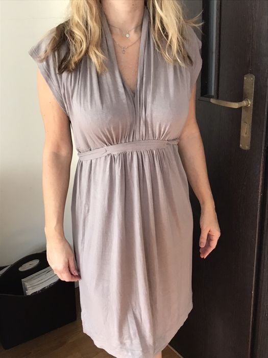 Sukienka w greckim stylu efektowana