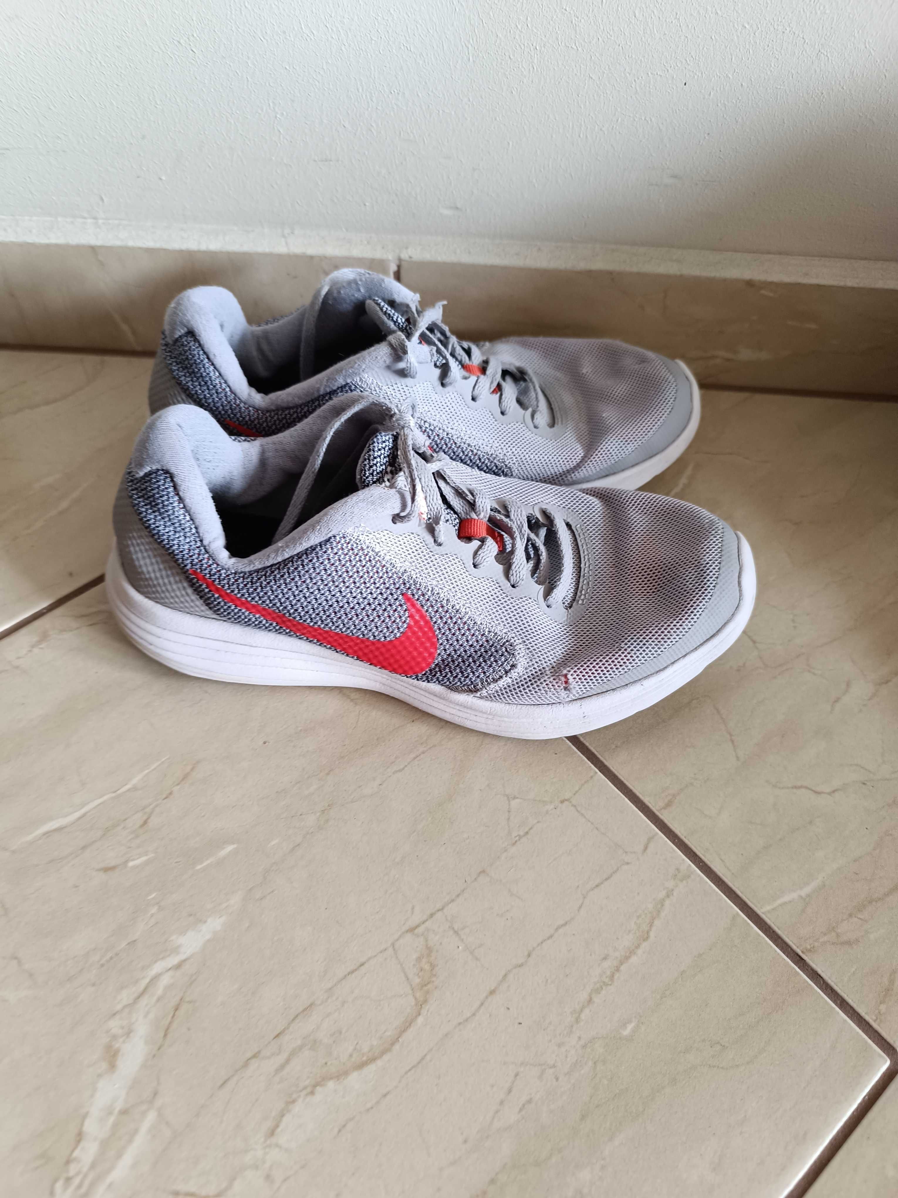 Buty,adidasy Nike r.37