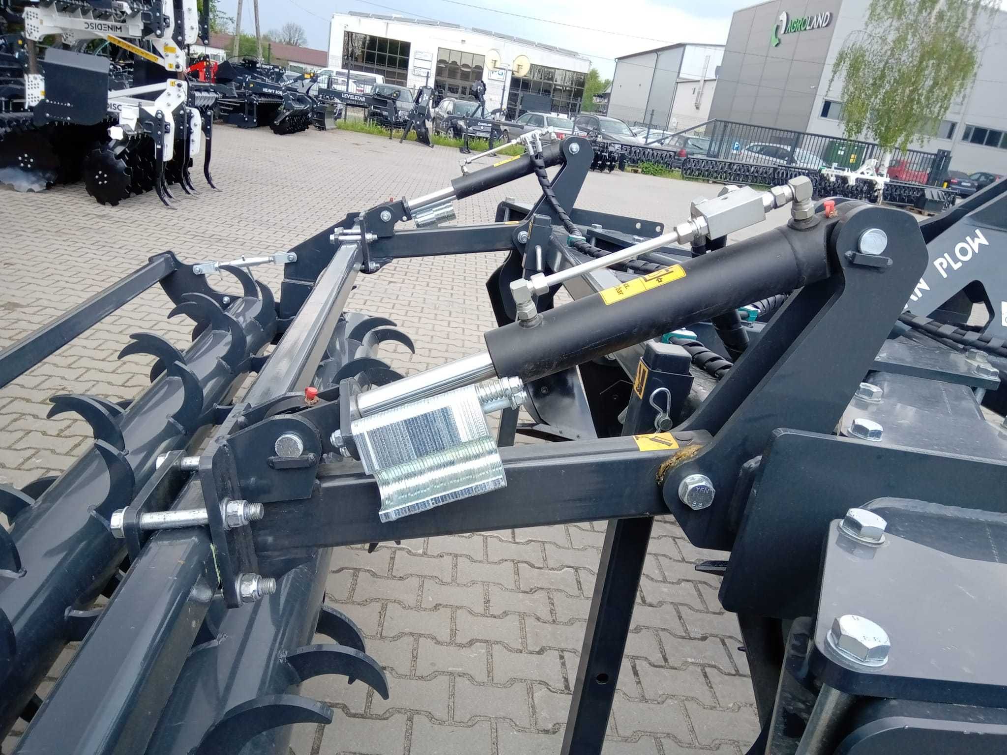 Głębosz AGROLAND Tytan Plow