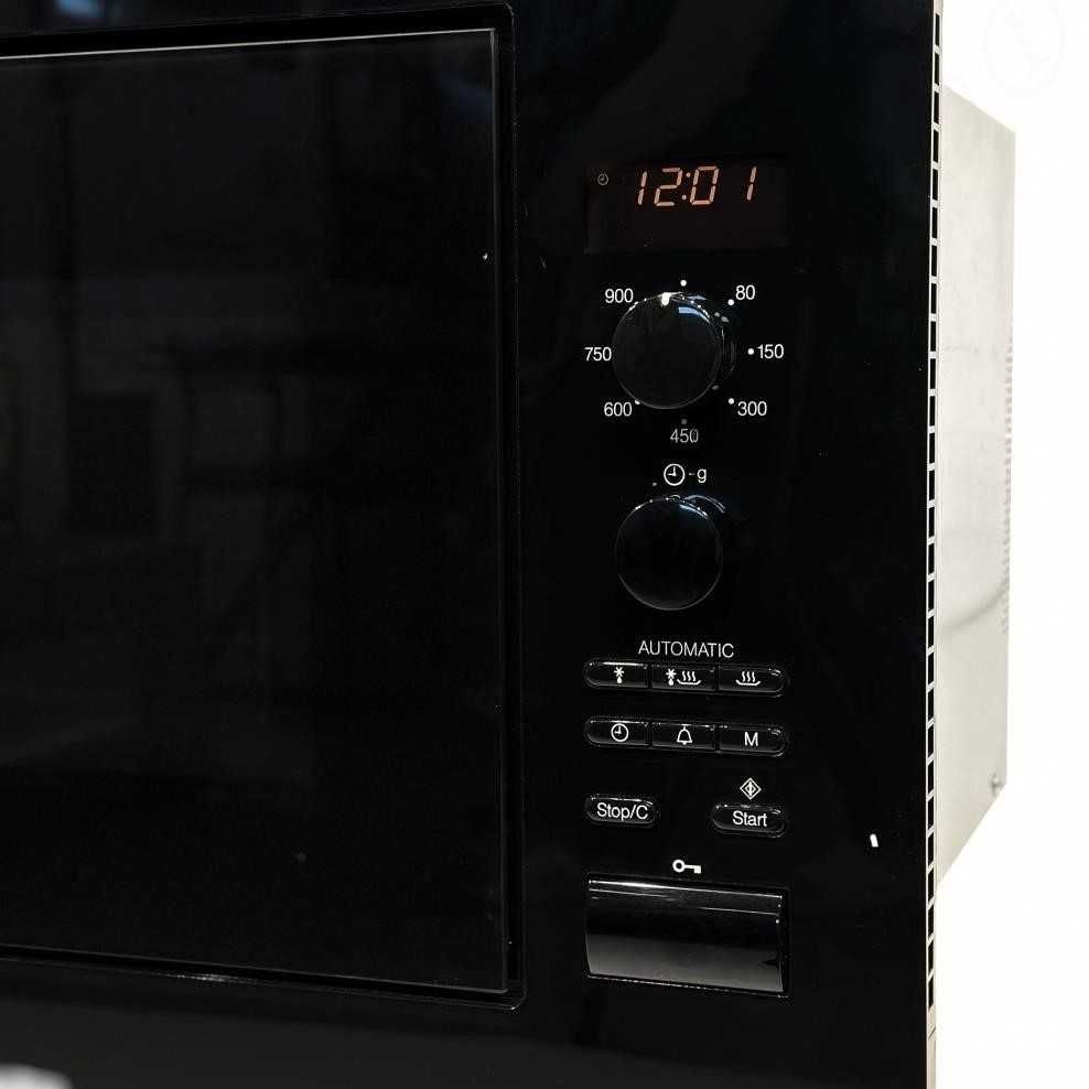 Чорна мікрохвильова піч Miele M 8260-2
