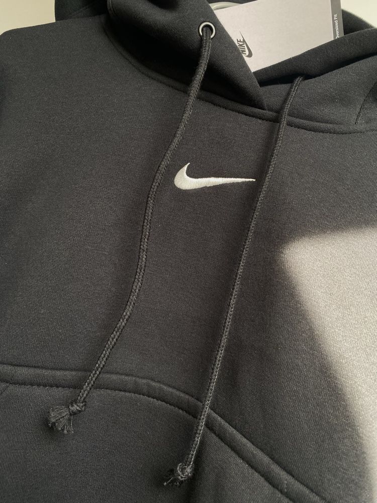 czarna bluza hoodie nike