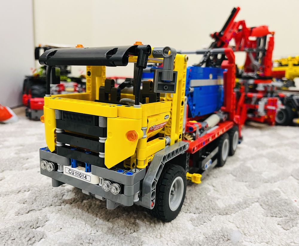 Lego Technic 42024 Лего Техник контейнеровоз