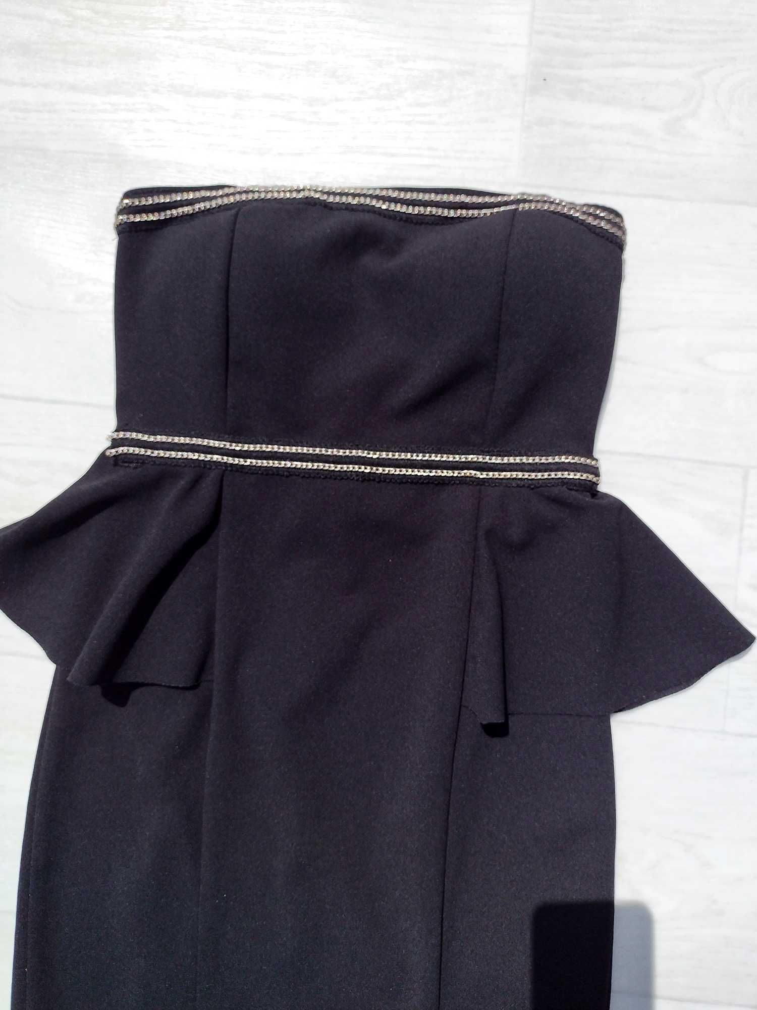 Элегантное чёрное платье с баской Divine Италия S