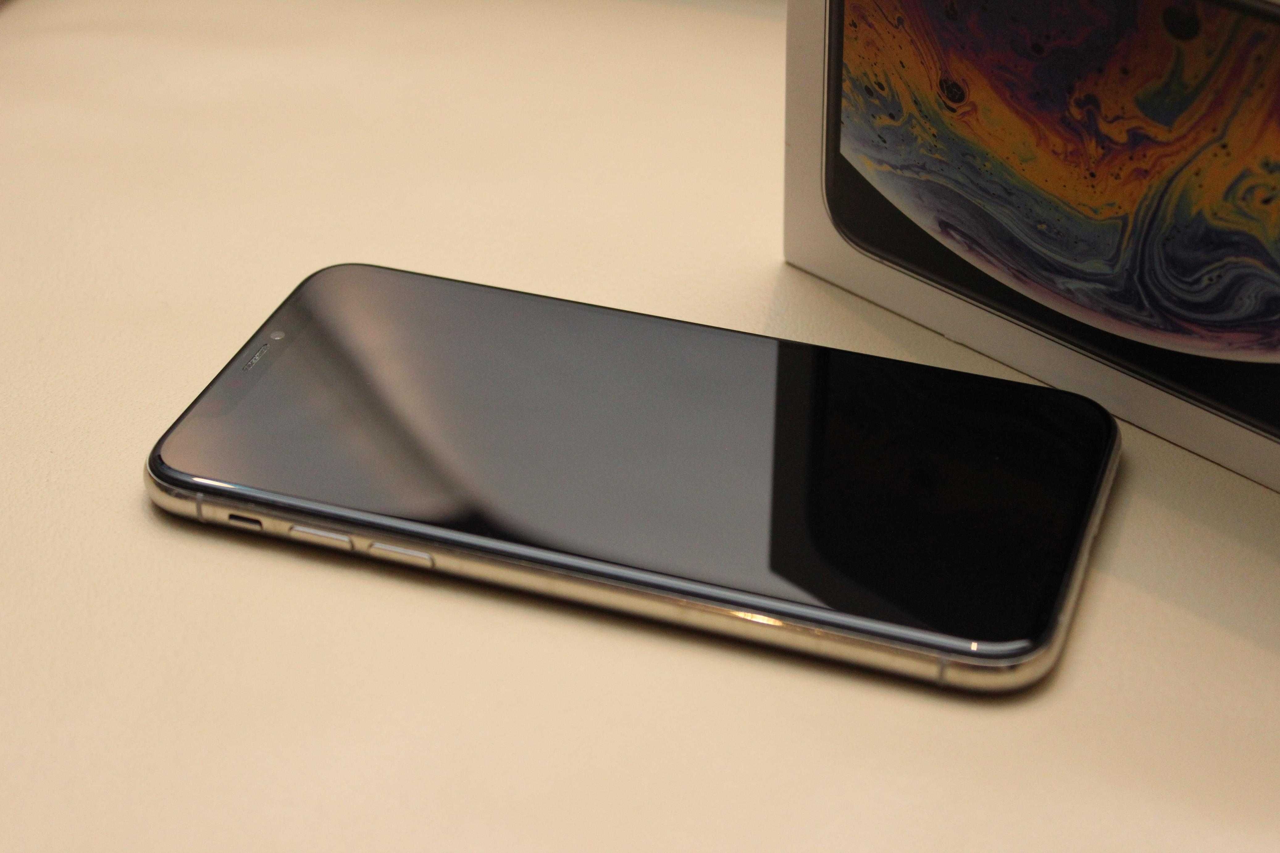 Telefon Apple iPhone XS 64GB piękny