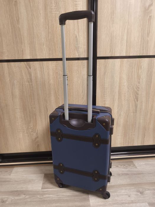 Чемодан на колесах, чемодан для путишествий, Валіза на колесах