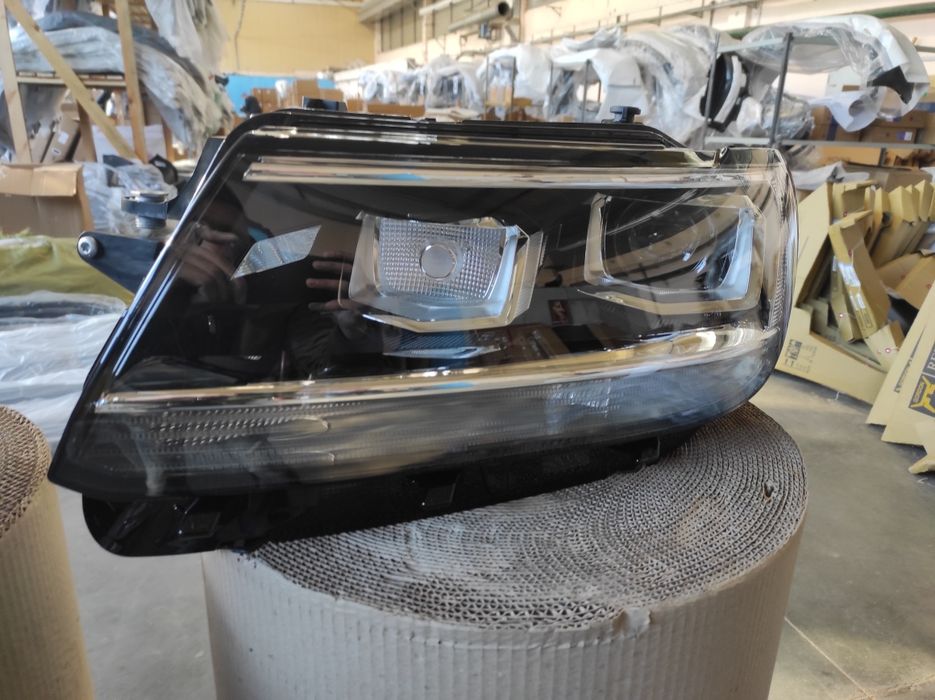 Фары XENON   Volkswagen Tiguan 2017 2018 2019 2020 2021 ксенон