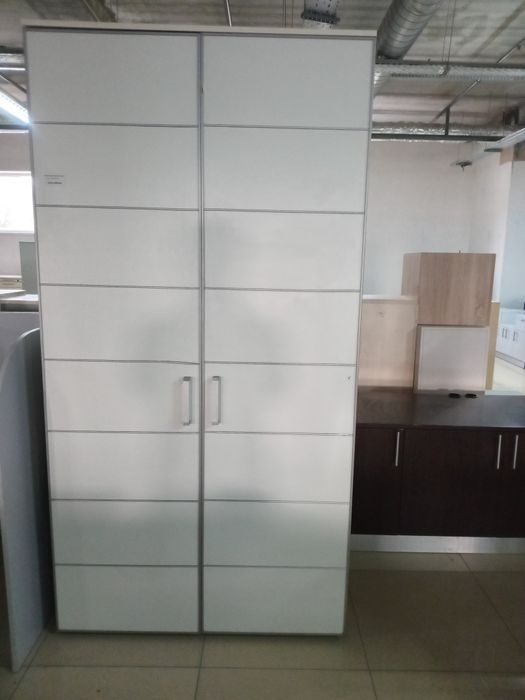 Розпродаж шкафы стелажі стільці