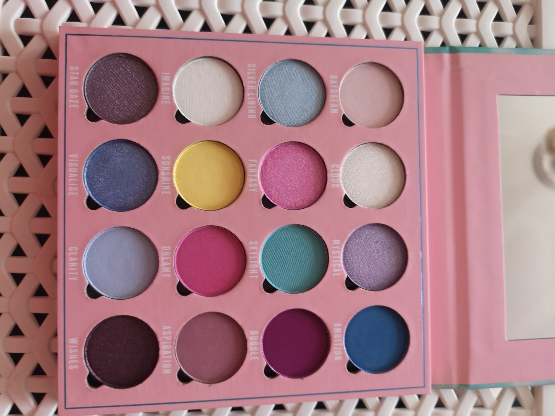 Paleta cieni do powiek makeup obsession dream with a vision